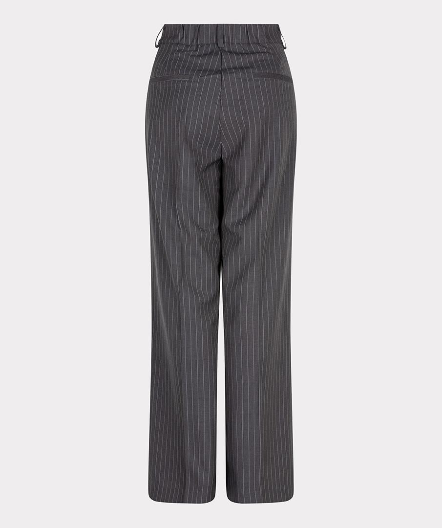 W24.10701 - Pantalon met krijtstreep en bandplooi