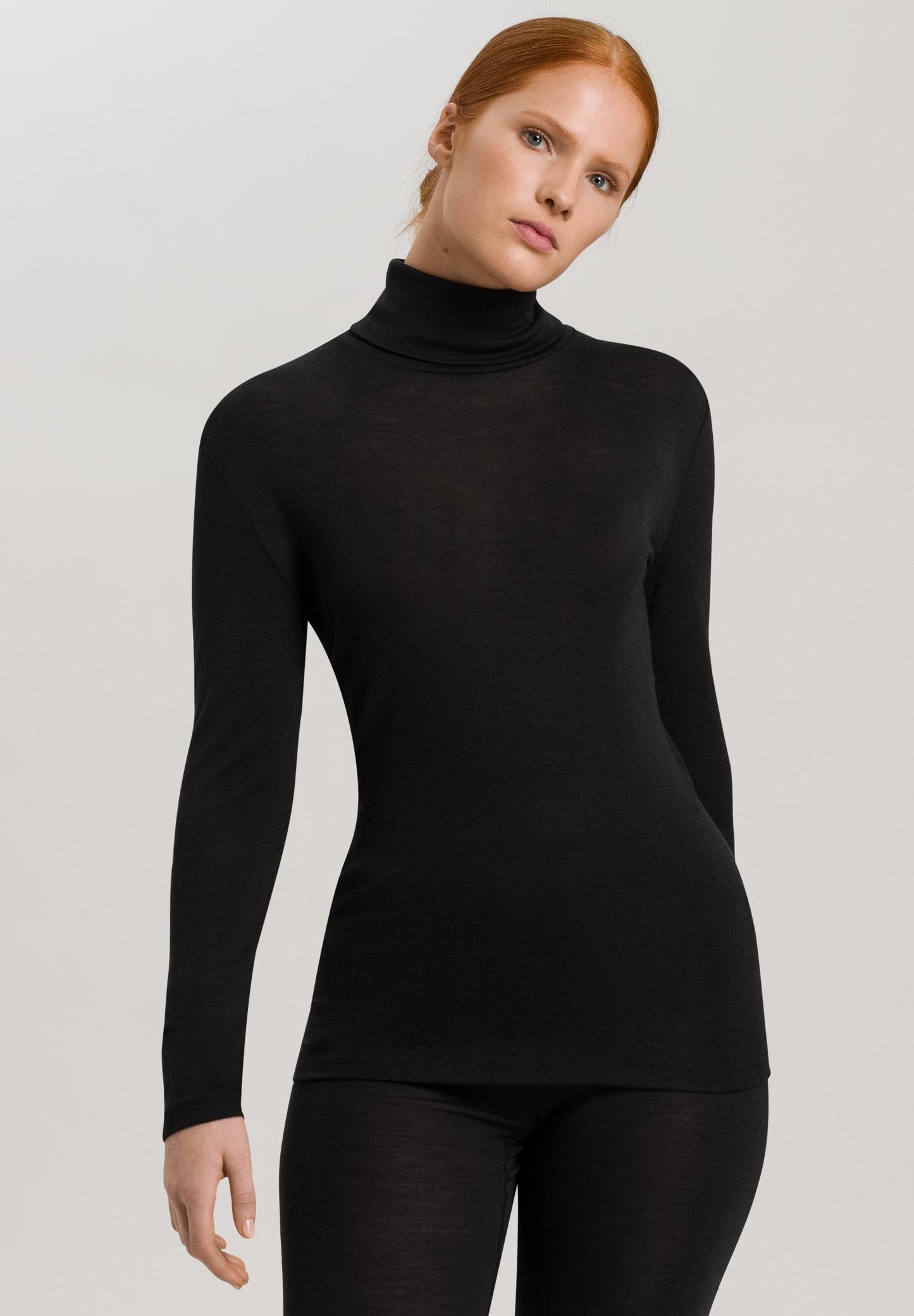 071423 - Woolen silk - top met lange mouw en turtle hals